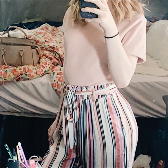 XHILIRATION Striped Paper-Bag Pants - Picture 4 of 4